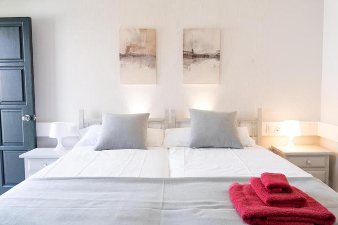 Imagen de la habitación del Apartamentos Turísticos Puerto de Comillas. Foto 3