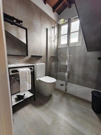 Imagen de la habitación del Apartamentos Turísticos Puerto de Comillas. Foto 4