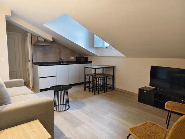 Imagen de la habitación del Apartamentos Turísticos Puerto de Comillas. Foto 6