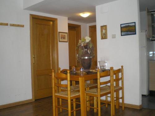 Imagen de la habitación del Apartamentos Turísticos Reyes Católicos. Foto 3