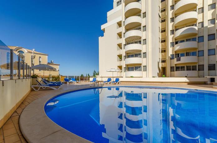 Imagen de la piscina del Apartamentos Turim Algarve Mor. Foto 8