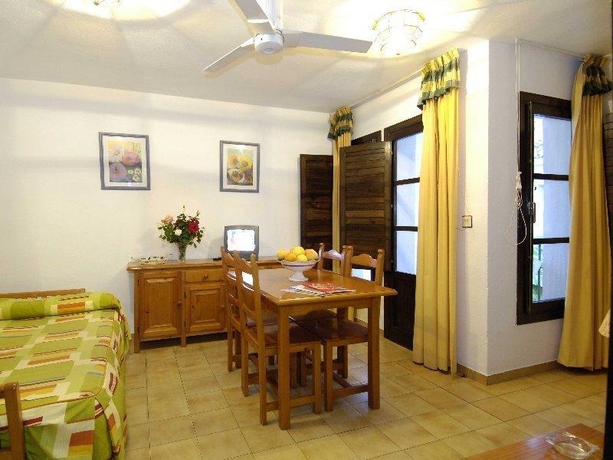 Imagen general del Apartamentos Turismo Tropical. Foto 4