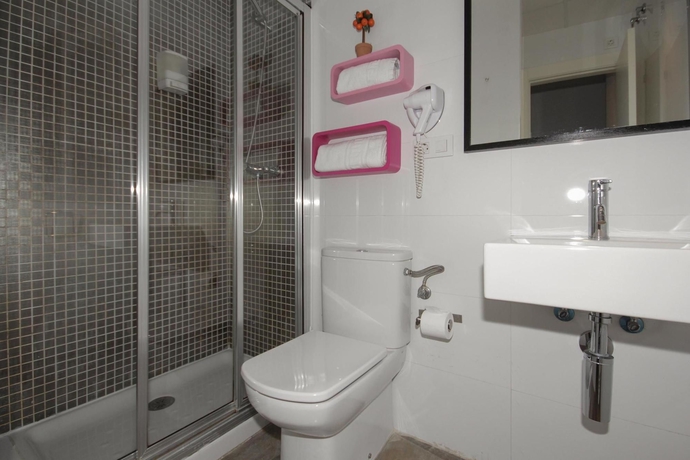 Imagen de la habitación del Apartamentos Turisticos Costa Azul Granada. Foto 10