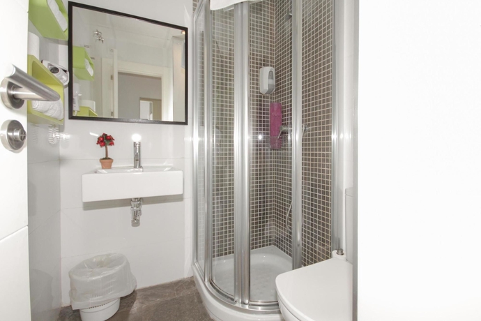 Imagen de la habitación del Apartamentos Turisticos Costa Azul Granada. Foto 12