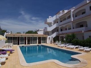 Imagen de la piscina del Apartamentos Turisticos Solar Do Sol. Foto 9