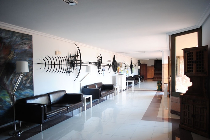 Imagen de los interiores del Apartamentos Turisticos Suaces. Foto 19