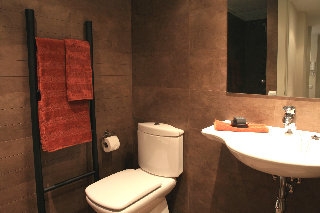 Imagen de la habitación del Apartamentos Uma Suites Barceloneta Beach. Foto 5