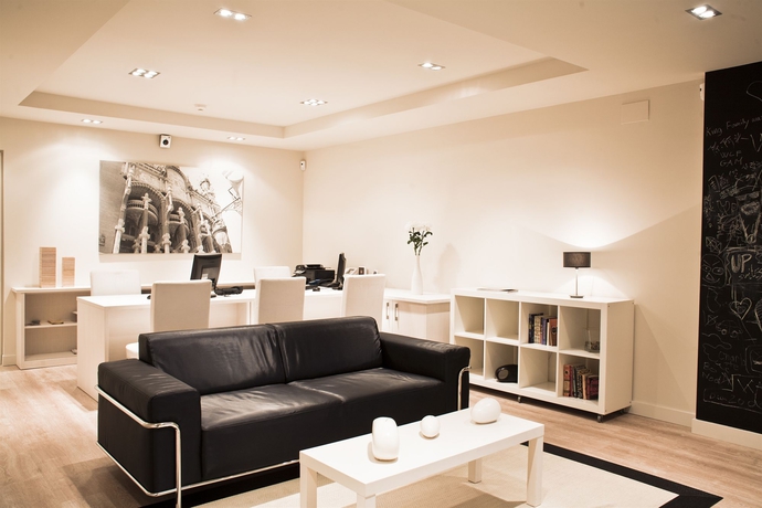 Imagen de los interiores del Apartamentos Up Suites Bcn. Foto 12