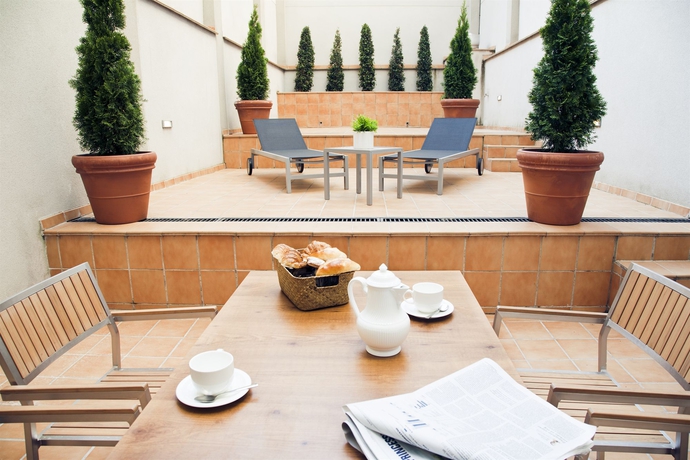 Imagen de los exteriores del Apartamentos Up Suites Bcn. Foto 10