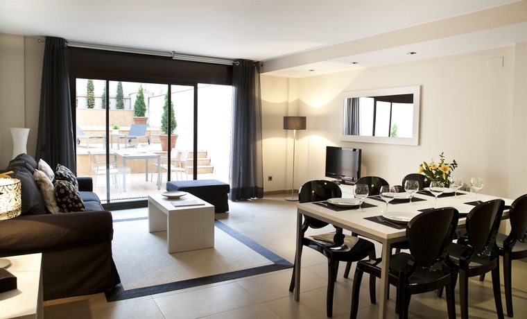 Imagen de los interiores del Apartamentos Up Suites Bcn. Foto 14