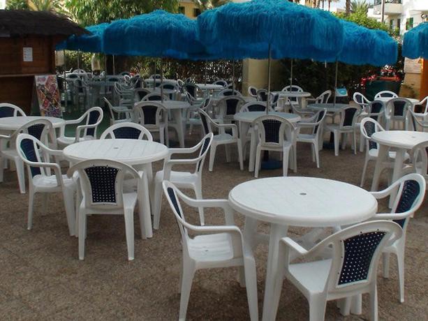 Imagen del bar/restaurante del Apartamentos Ura Jardín Del Atlántico. Foto 3