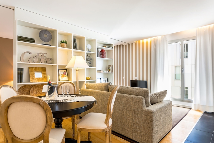 Imagen de los interiores del Apartamentos Urban District Apartments - Rambla Suites & Pool. Foto 12