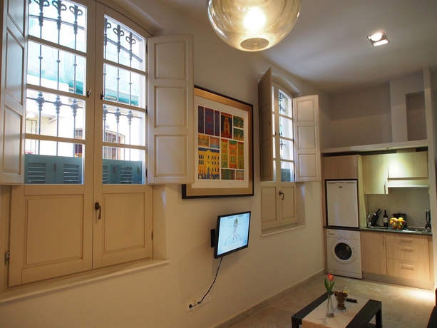 Imagen de los interiores del Apartamentos Urban Málaga. Foto 15