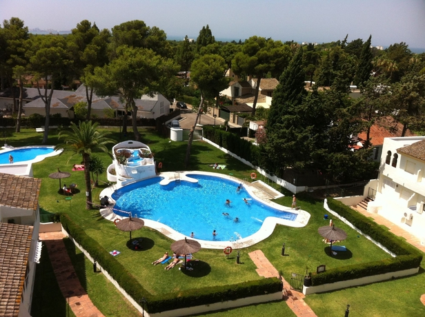 Imagen de la piscina del Apartamentos VISTAHERMOSA, Puerto de Santa Mar&iacute;a. Foto 12