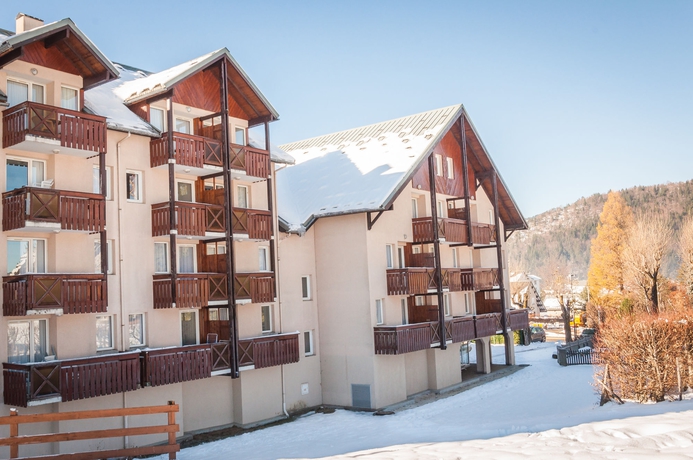 Imagen de los exteriores del Apartamentos Vacanc&eacute;ole - R&eacute;sidence La Croix Margot. Foto 5