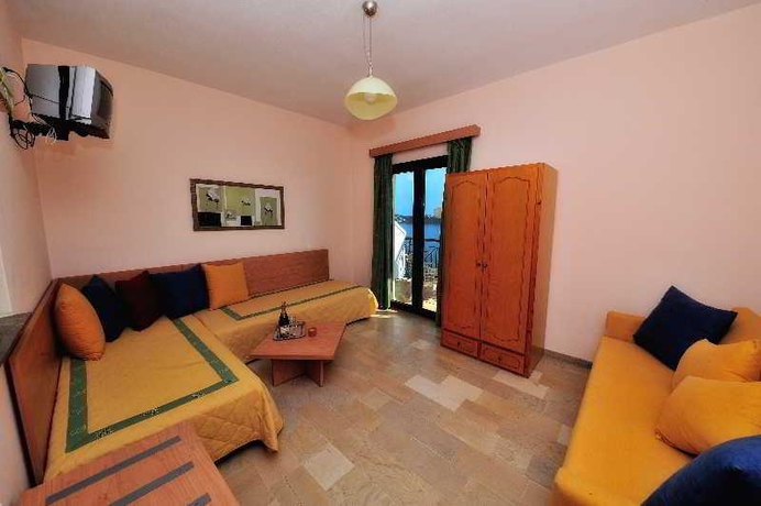 Imagen general del Apartamentos Vassilias Beach. Foto 12