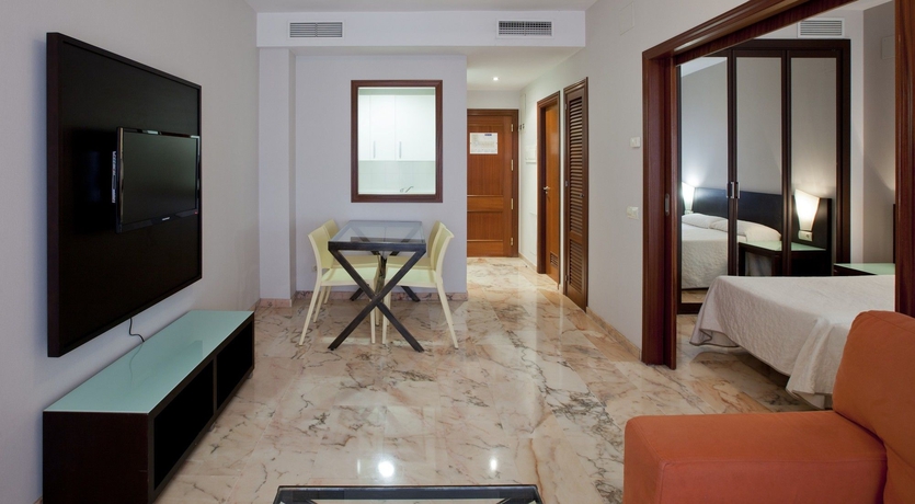 Imagen de los interiores del Apartamentos Vértice Bib Rambla. Foto 10