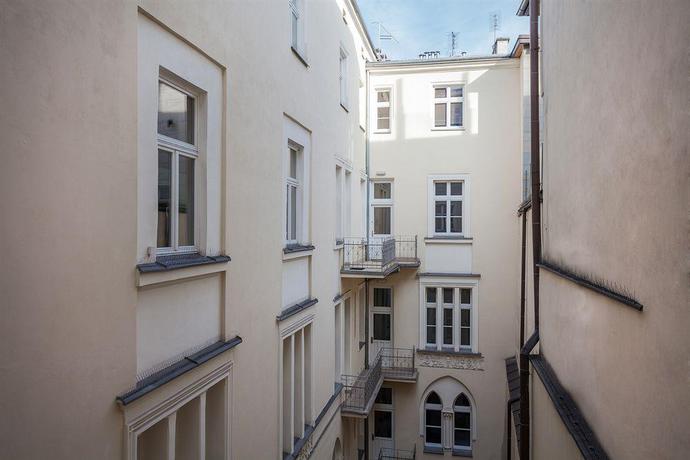 Imagen general del Apartamentos Venetian House Market Square Aparthotel. Foto 8