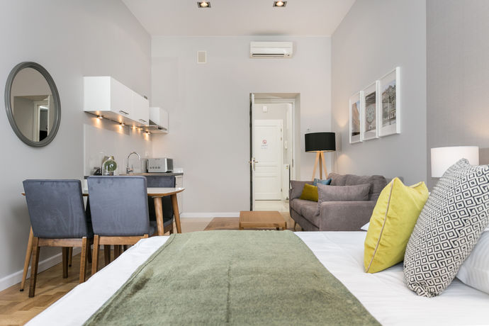 Imagen general del Apartamentos Venetian House Market Square Aparthotel. Foto 12