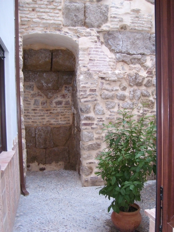 Imagen de los exteriores del Apartamentos Victoria, C&oacute;rdoba. Foto 13