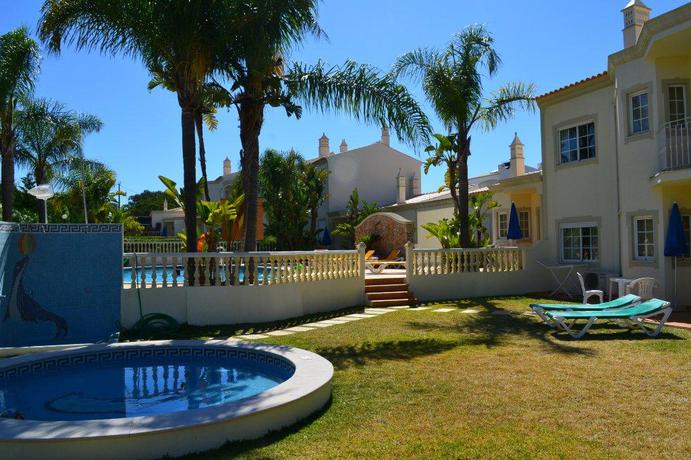 Imagen de la piscina del Apartamentos Vila Do Castelo. Foto 9