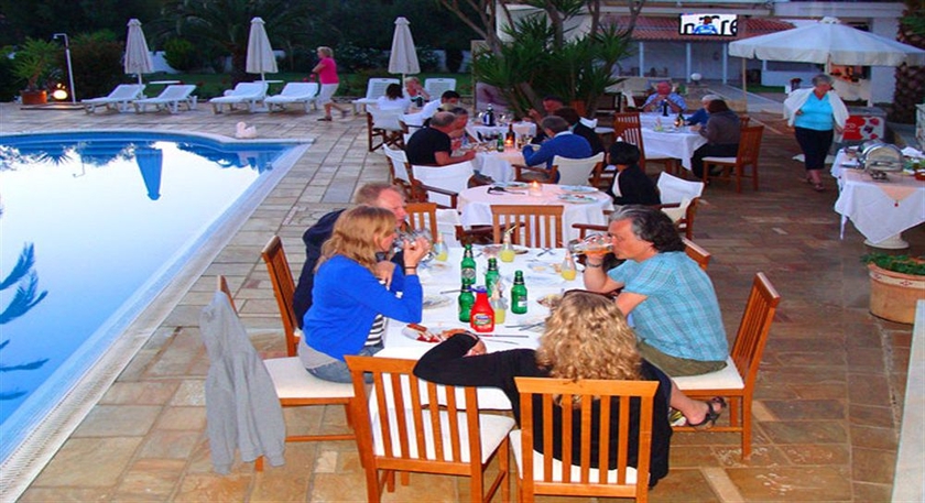 Imagen del bar/restaurante del Apartamentos Villa Christina. Foto 3