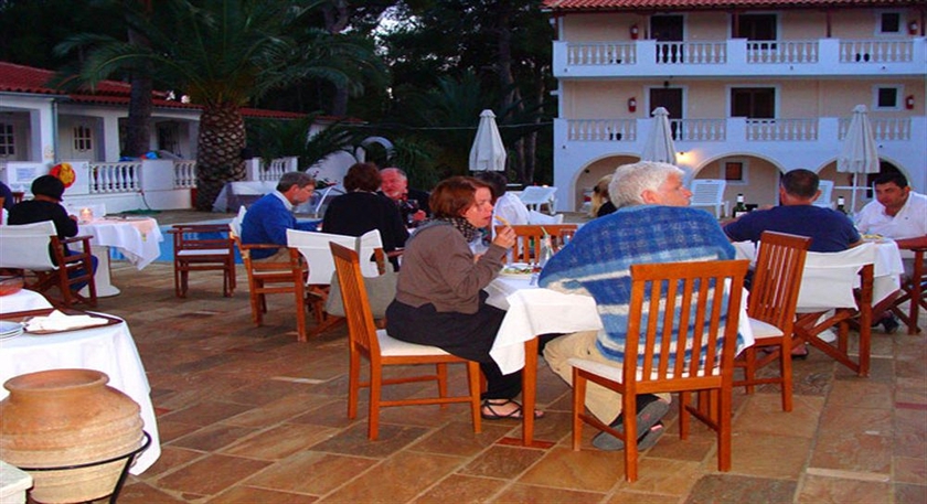 Imagen del bar/restaurante del Apartamentos Villa Christina. Foto 4