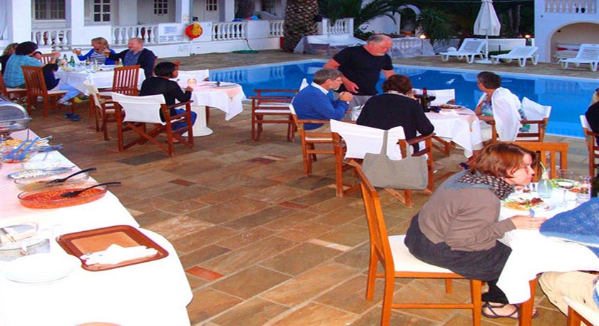 Imagen del bar/restaurante del Apartamentos Villa Christina. Foto 8