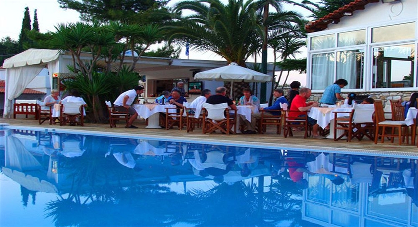 Imagen de la piscina del Apartamentos Villa Christina. Foto 16