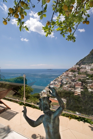 Imagen de la piscina del Apartamentos Villa Fiorentino, Montepertuso. Foto 16