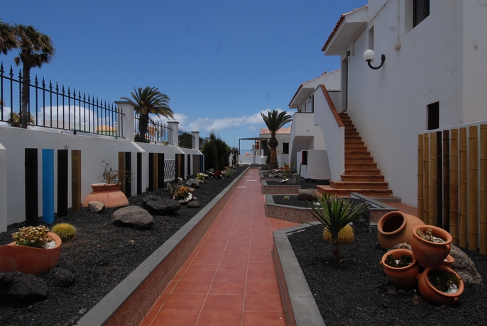 Imagen de los exteriores del Apartamentos Villa Florida, Costa Caleta. Foto 5