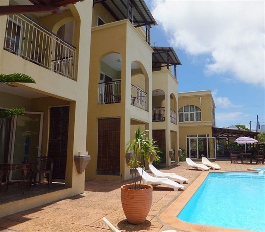 Imagen de la piscina del Apartamentos Villa Narmada. Foto 8