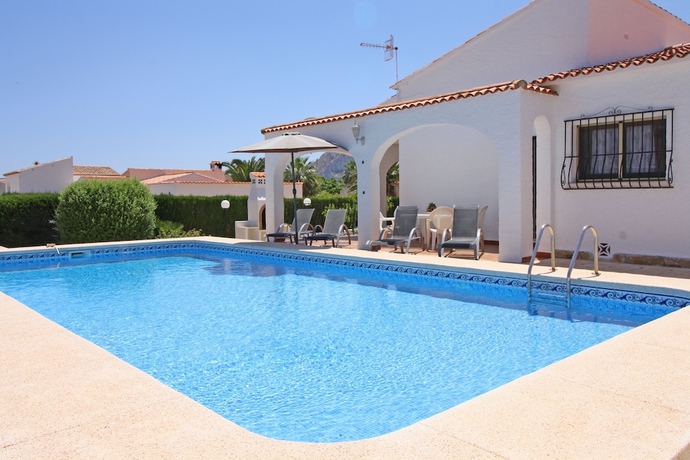 Imagen de la piscina del Apartamentos Villa Ricarlos. Foto 19