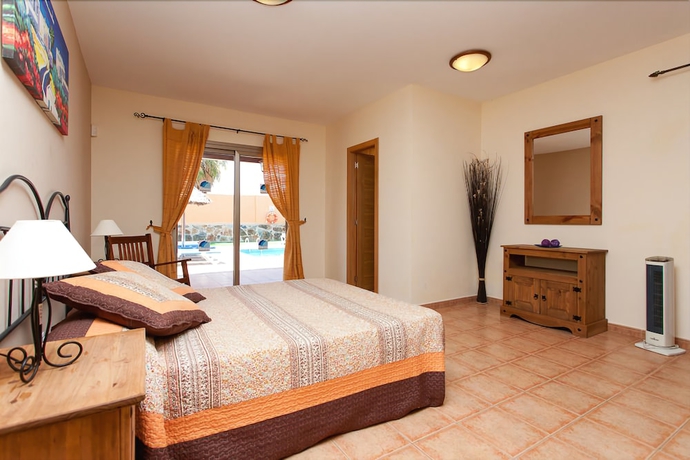 Imagen de la habitación del Apartamentos Villa Romana, Costa Caleta. Foto 15