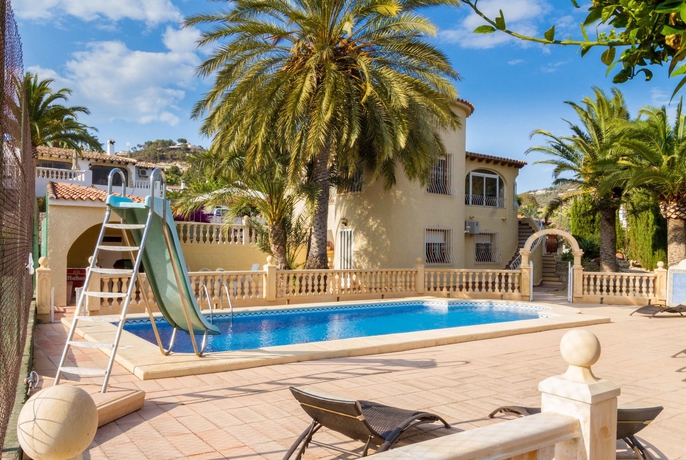 Imagen de la piscina del Apartamentos Villa Tenis Janka. Foto 16