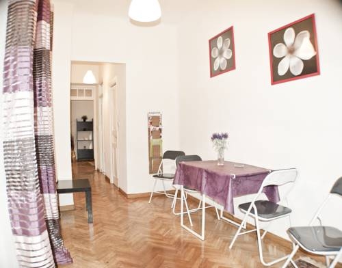 Imagen general del Apartamentos Village Apartments Avenida America. Foto 2