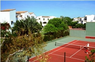 Imagen de los exteriores del Apartamentos Village Cala Santanyi. Foto 5