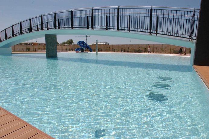 Imagen de la piscina del Apartamentos Villaggio Evanike. Foto 20