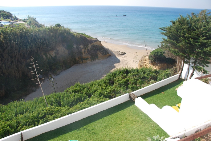Imagen de los exteriores del Apartamentos Villas Flamenco Beach. Foto 4