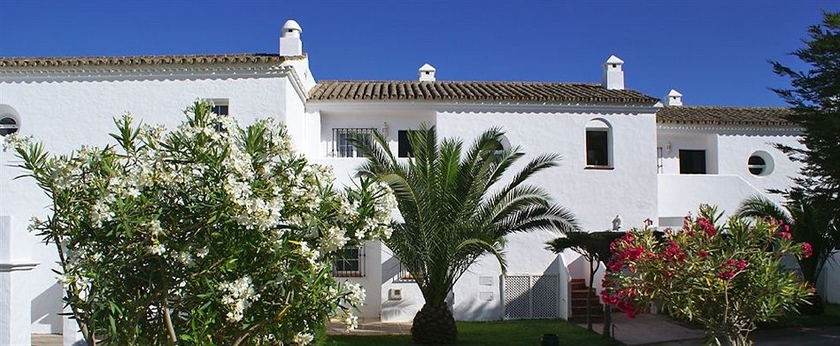 Imagen de los exteriores del Apartamentos Villas Flamenco Beach. Foto 7