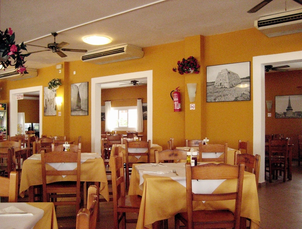 Imagen del bar/restaurante del Apartamentos Vista Blanes. Foto 2