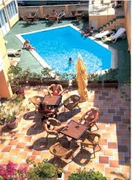 Imagen de la piscina del Apartamentos Vista Sol. Foto 3