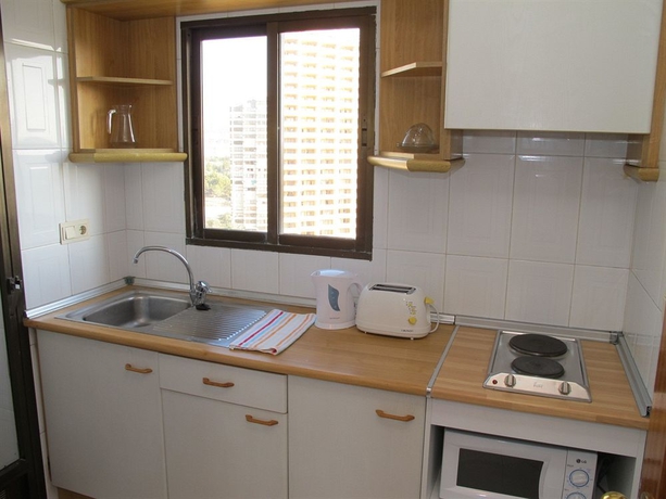 Imagen de la habitación del Apartamentos Vistamar, Benidorm - Playa Levante. Foto 2