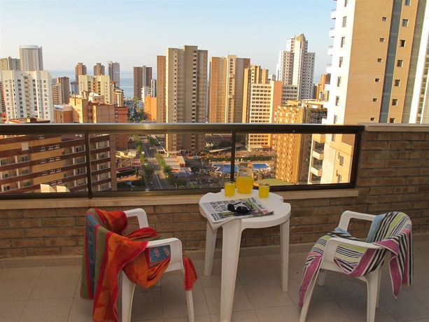 Imagen de la habitación del Apartamentos Vistamar, Benidorm - Playa Levante. Foto 3