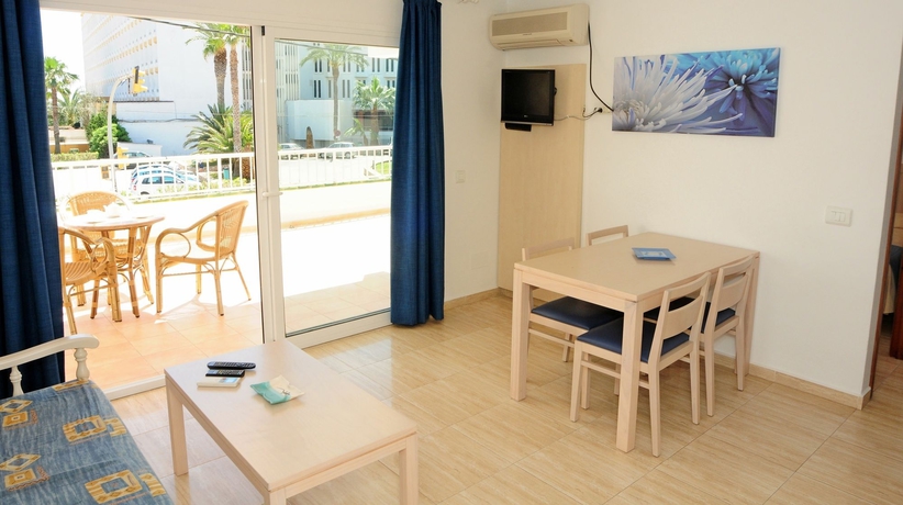 Imagen general del Apartamentos Vistamar I - Mc Ibiza. Foto 1