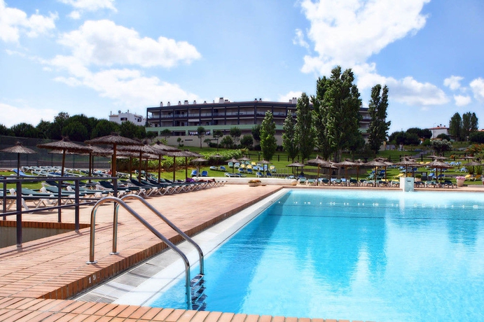 Imagen de la piscina del Apartamentos Vitasol Park. Foto 10