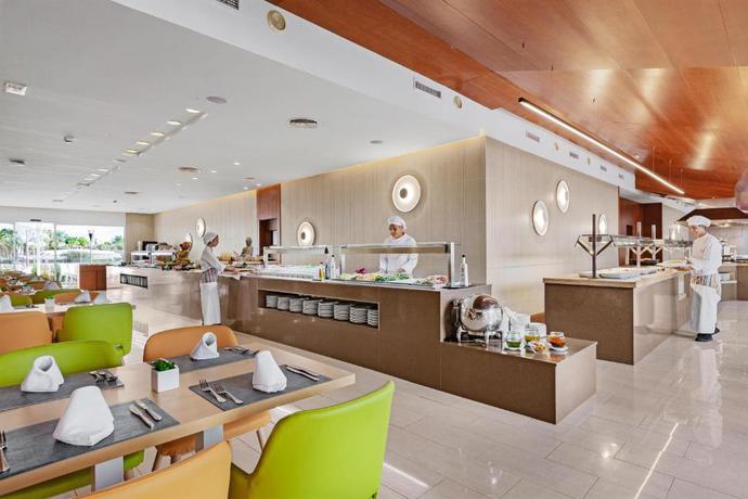 Imagen del bar/restaurante del Apartamentos Viva Eden Lago. Foto 4