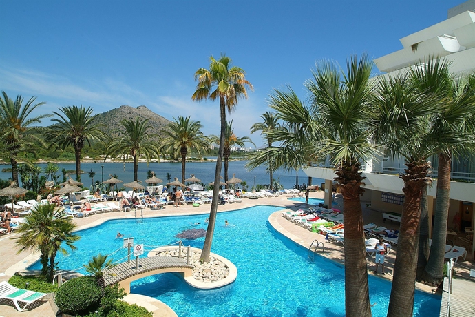 Imagen de la piscina del Apartamentos Viva Eden Lago. Foto 11