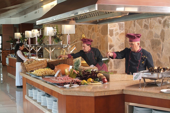 Imagen del bar/restaurante del Apartamentos Viva Eden Lago. Foto 5