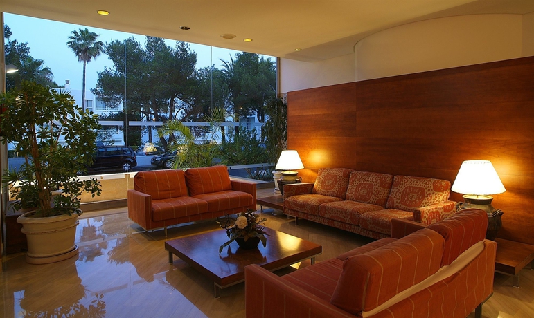 Imagen de los interiores del Apartamentos Viva Eden Lago. Foto 10